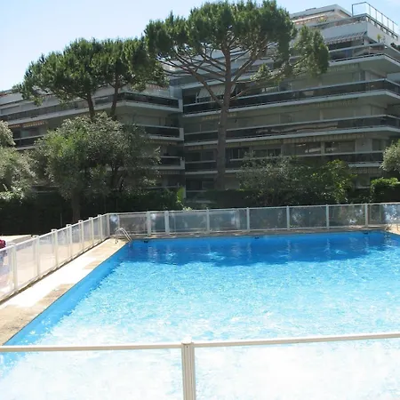 4 Pers Piscine A Pied Feriehus Juan-les-Pins