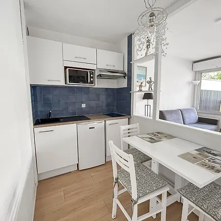 4 Pers Piscine A Pied ジュアン・レ・パン