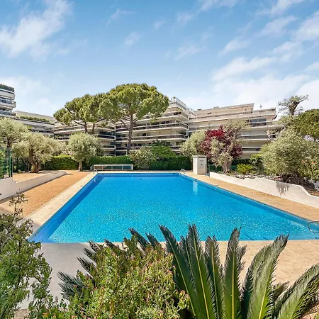 4 Pers Piscine A Pied * Juan-les-Pins