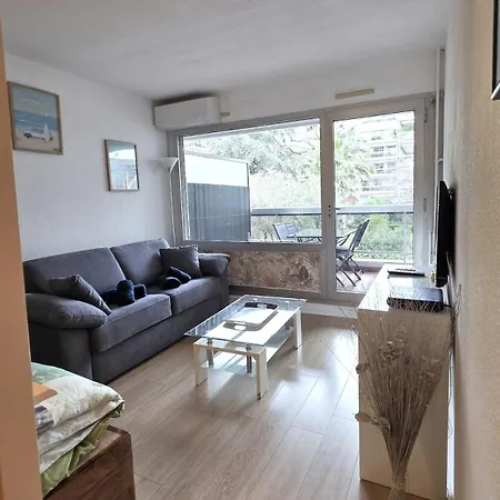 4 Pers Piscine A Pied * Juan-les-Pins