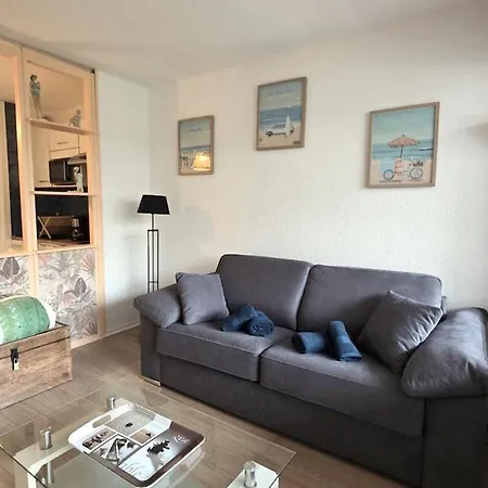 4 Pers Piscine A Pied Nyaraló *