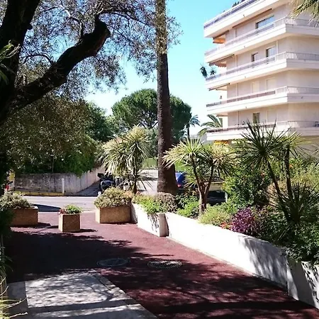 Joli 4 Pers Piscine Confort Holiday home *