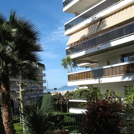 Joli 4 Pers Piscine Confort Holiday home Juan-les-Pins
