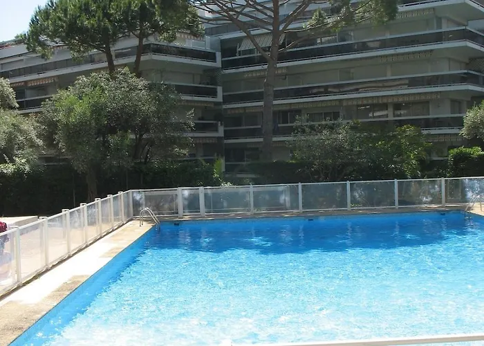 4 Pers Piscine A Pied Semesterbostad Juan-les-Pins